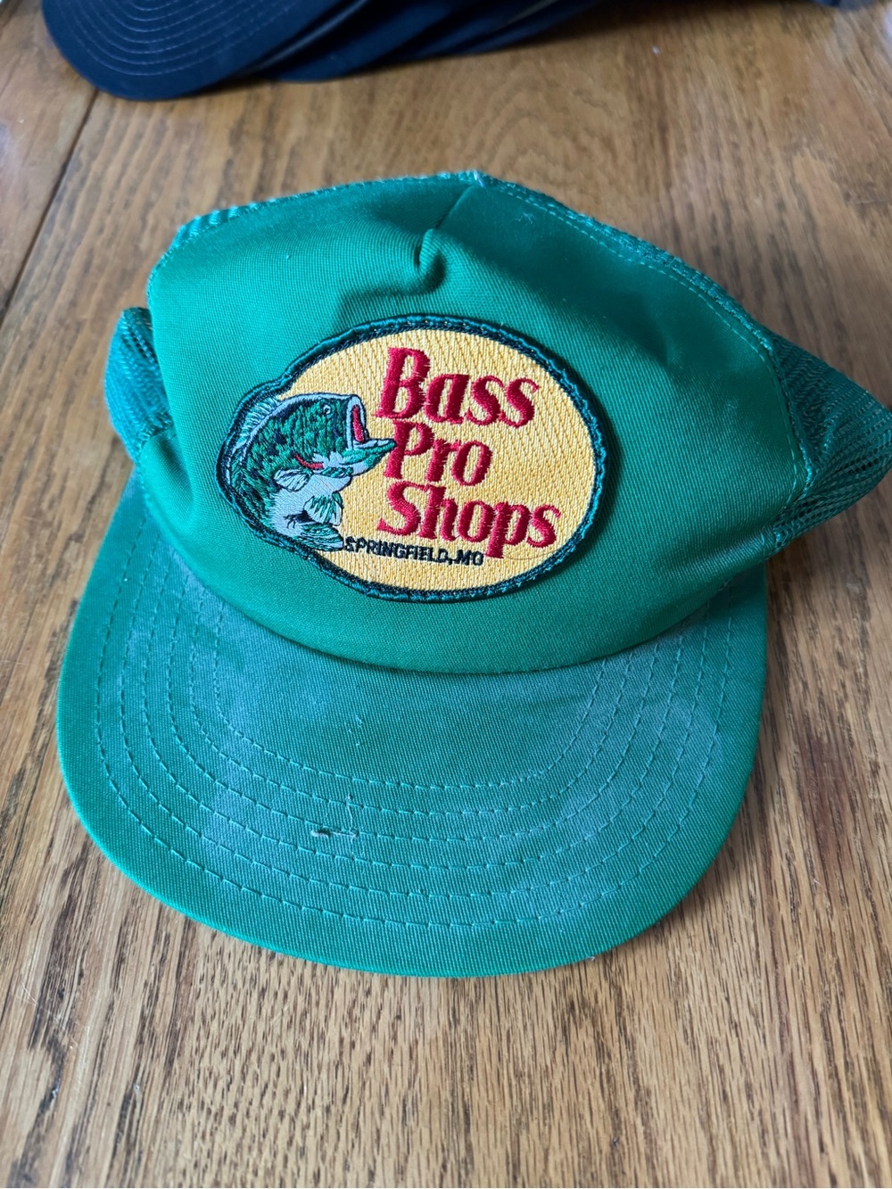 VINTAGE green Bass Pro Shops Green Trucker Cap